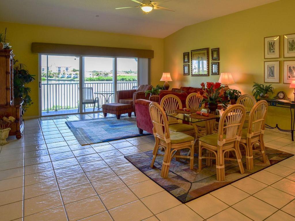 Gulf Retreat 2: Magnificent Water Views, Steps To Beach, None Cleaner, None Nicer! クリアウォーター・ビーチ エクステリア 写真