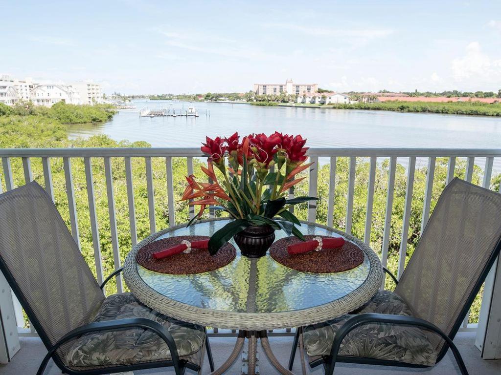 Gulf Retreat 2: Magnificent Water Views, Steps To Beach, None Cleaner, None Nicer! クリアウォーター・ビーチ エクステリア 写真