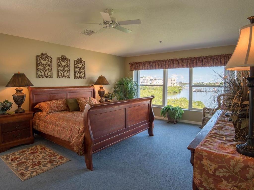 Gulf Retreat 2: Magnificent Water Views, Steps To Beach, None Cleaner, None Nicer! クリアウォーター・ビーチ エクステリア 写真
