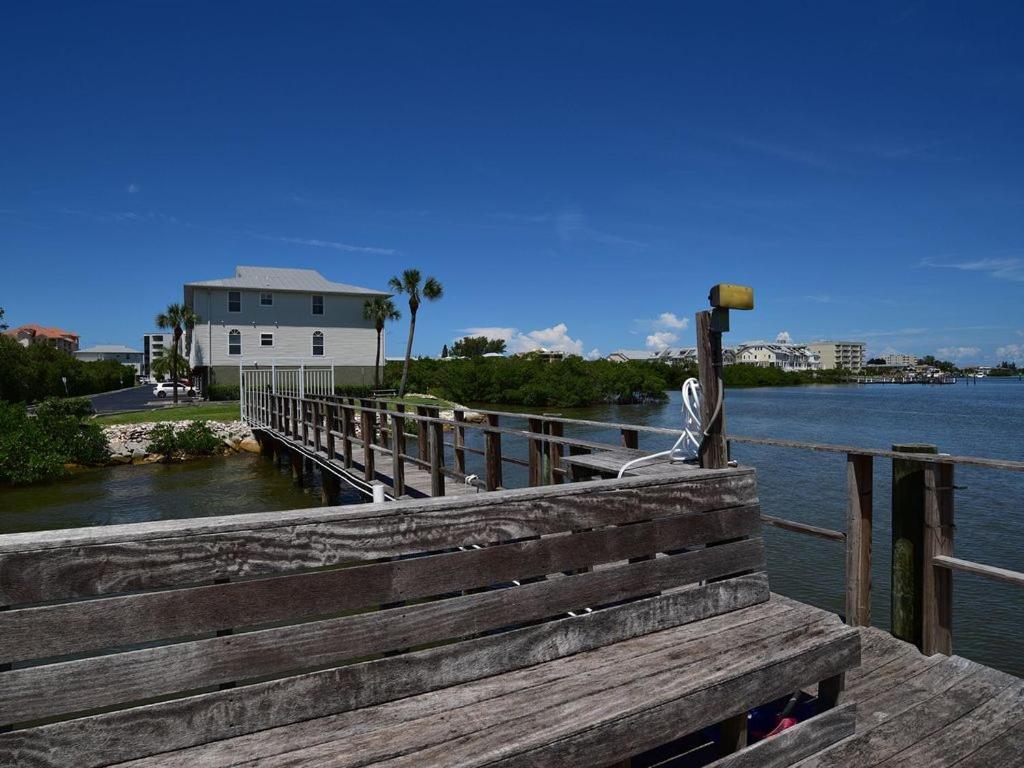 Gulf Retreat 2: Magnificent Water Views, Steps To Beach, None Cleaner, None Nicer! クリアウォーター・ビーチ エクステリア 写真